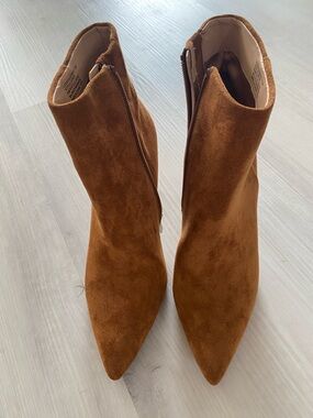 STEVEN Cognac Suede Pointed-Toe Ankle Boots